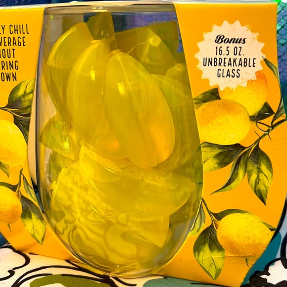 NWT 24 Piece Lemon Chillers Reusable Ice Cubes with Unbreakable Wine Glass - Picture 9 of 14